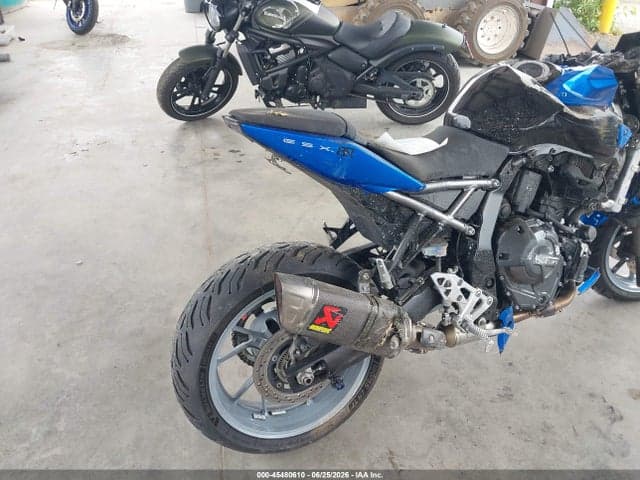 2025 SUZUKI GSX800 F 4