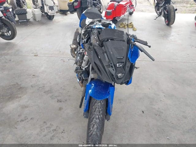 2025 SUZUKI GSX800 F 5
