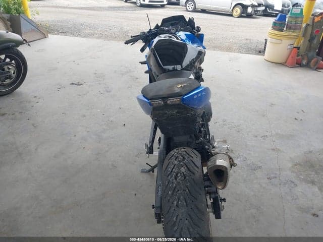 2025 SUZUKI GSX800 F 6