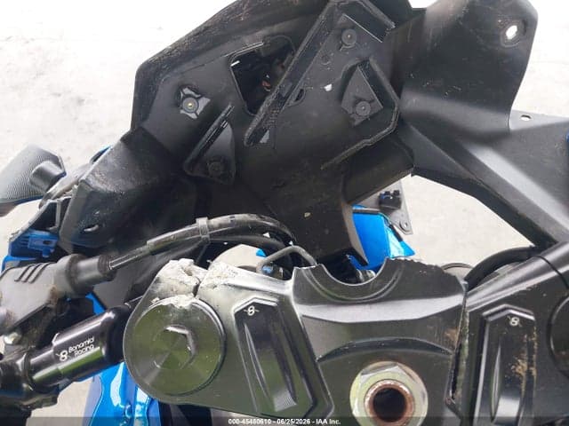 2025 SUZUKI GSX800 F 7