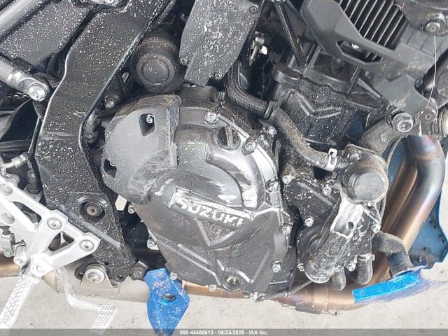 2025 SUZUKI GSX800 F 8