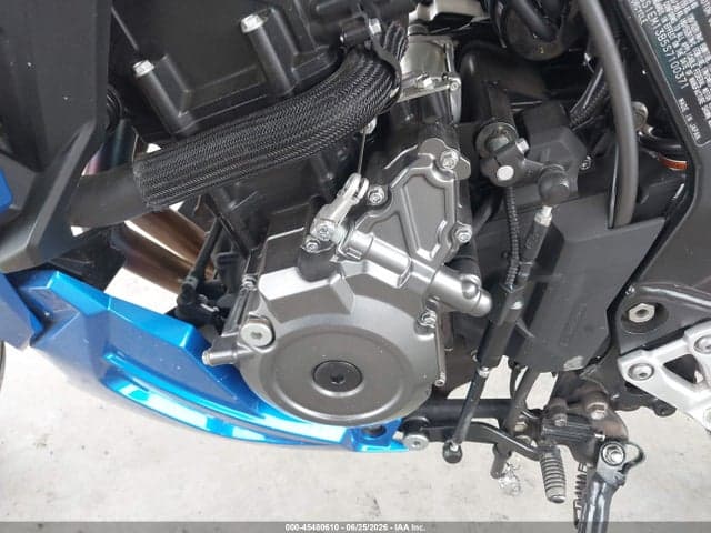 2025 SUZUKI GSX800 F 9