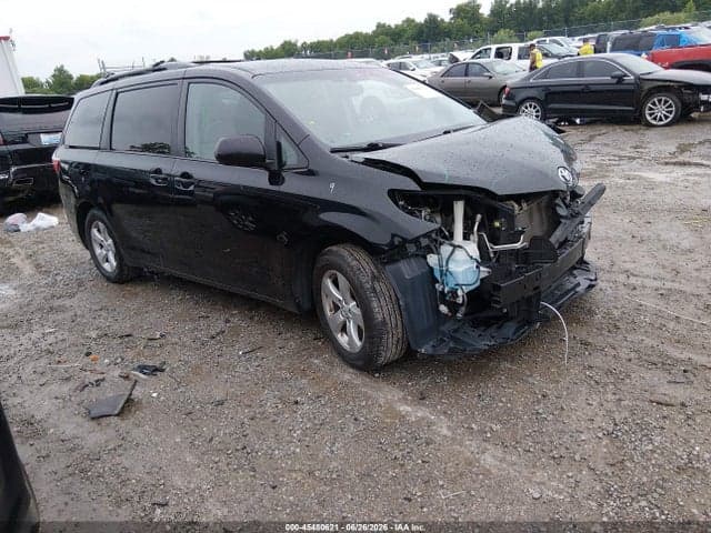 2017 TOYOTA SIENNA LE 8 PASSENGER - 1