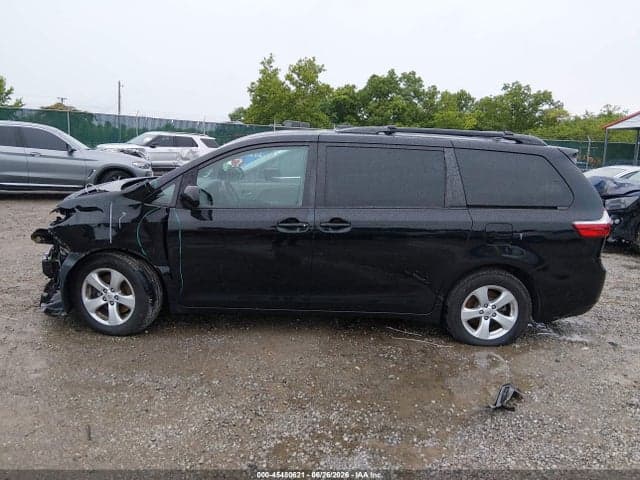 2017 TOYOTA SIENNA LE 8 PASSENGER 15