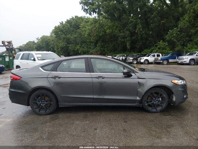 2020 FORD FUSION SE 13