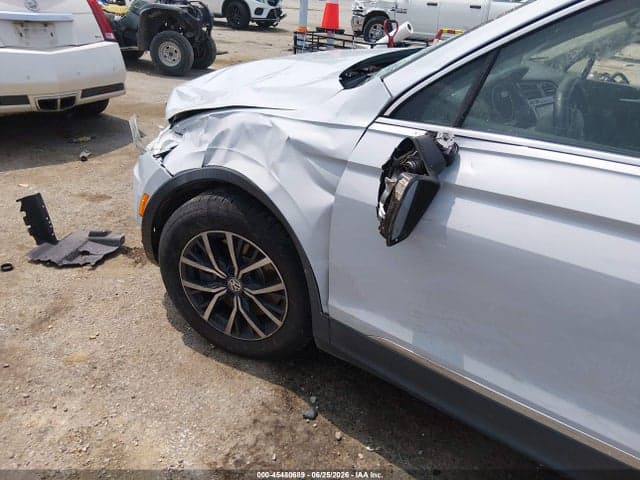 2018 VOLKSWAGEN TIGUAN 2.0T SE/2.0T SEL 6