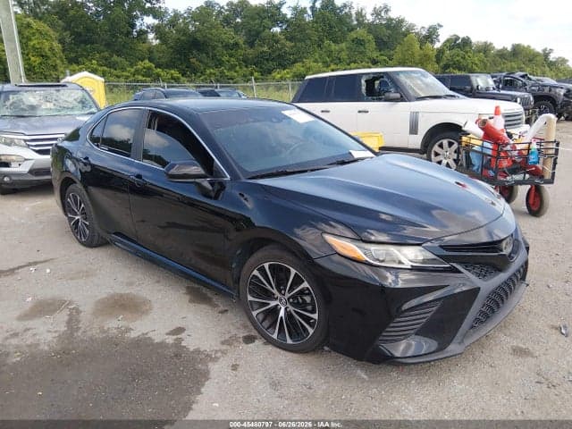 2018 TOYOTA CAMRY SE - 1