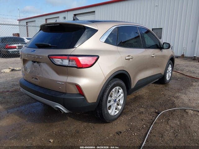 2021 FORD ESCAPE SE 4