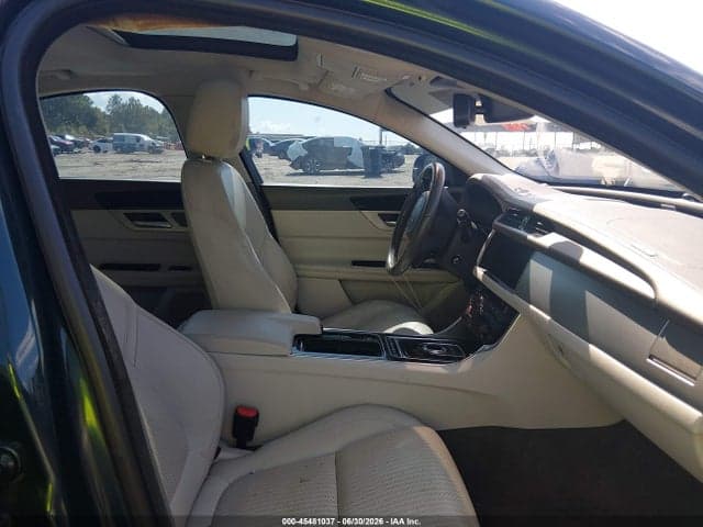 2017 JAGUAR XF 35T PRESTIGE 5