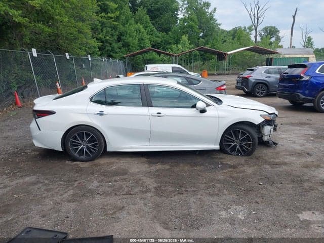 2022 TOYOTA CAMRY SE HYBRID 14