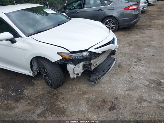 2022 TOYOTA CAMRY SE HYBRID 18