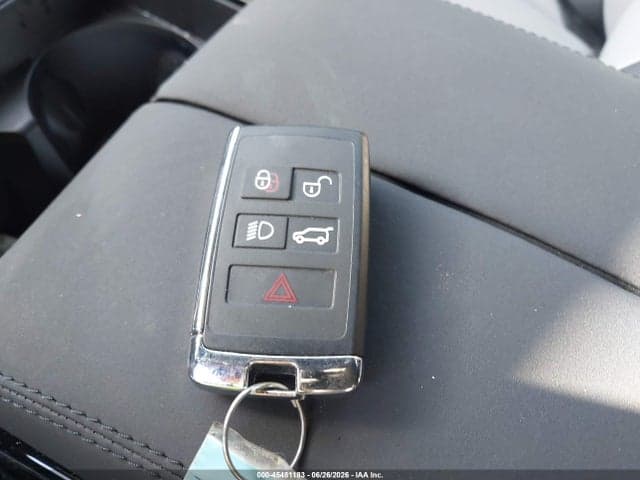 2026 LAND ROVER RANGE ROVER VELAR P400 DYNAMIC SE 11