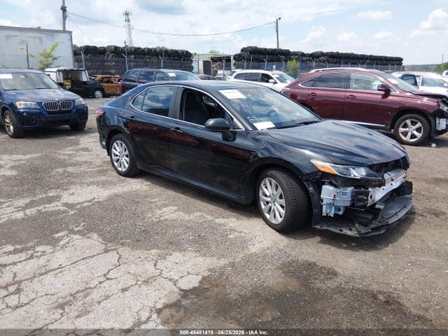 2019 TOYOTA CAMRY LE 1