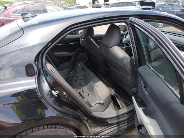 2019 TOYOTA CAMRY LE 8