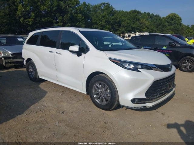 2025 TOYOTA SIENNA XLE - 1