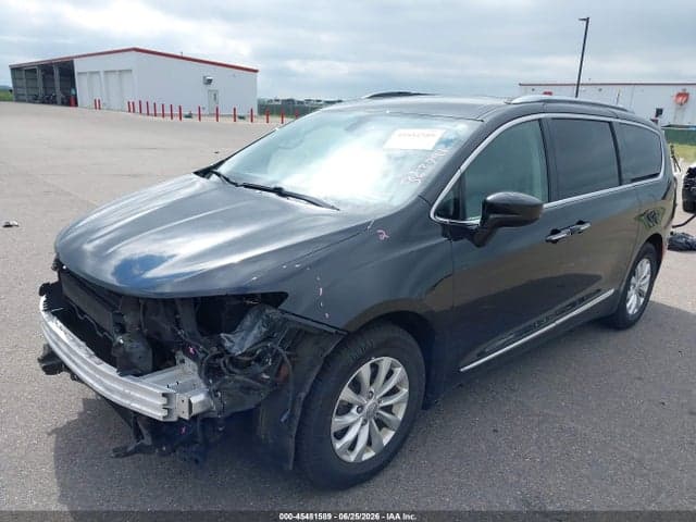2018 CHRYSLER PACIFICA TOURING 2