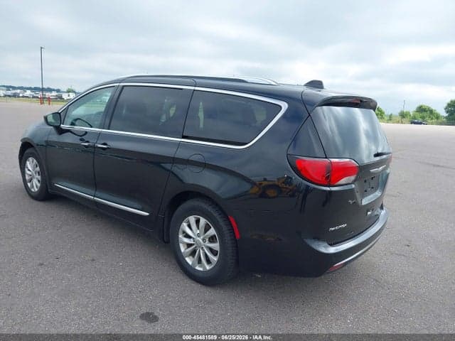 2018 CHRYSLER PACIFICA TOURING 3