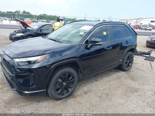 2022 TOYOTA RAV4 HYBRID SE 2