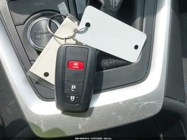 2022 TOYOTA RAV4 HYBRID SE 11