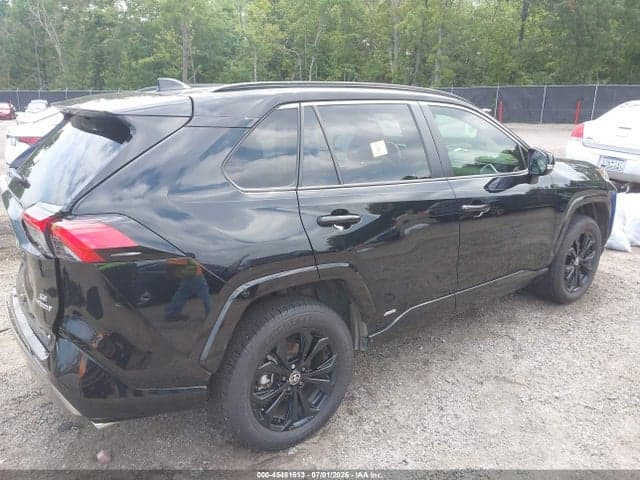2022 TOYOTA RAV4 HYBRID SE 4