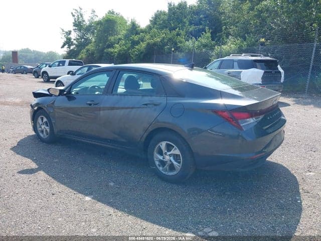 2023 HYUNDAI ELANTRA SE 3