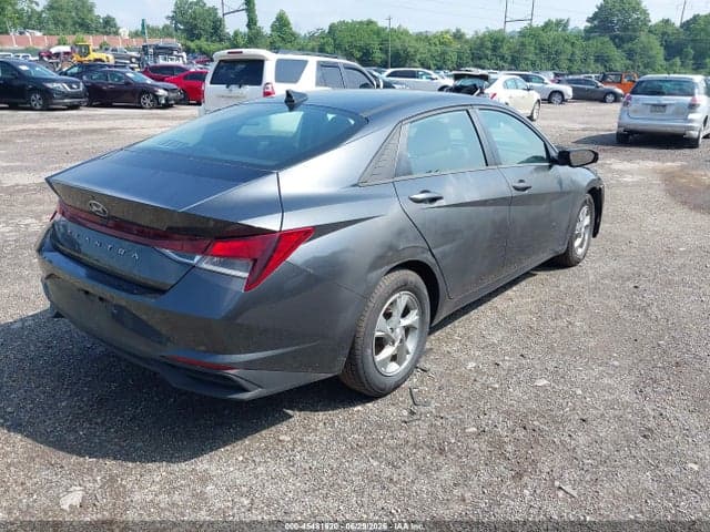 2023 HYUNDAI ELANTRA SE 4