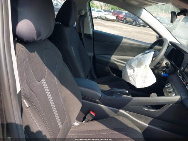 2023 HYUNDAI ELANTRA SE 5