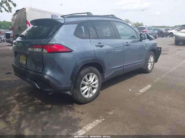 2022 TOYOTA COROLLA CROSS LE 4