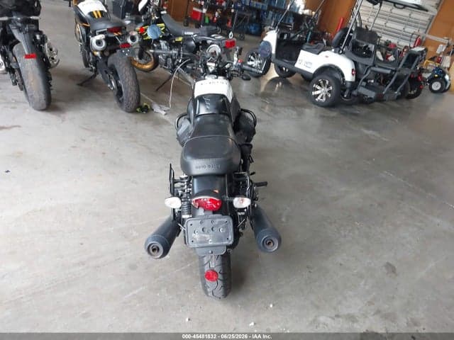 2017 MOTO GUZZI V7 III STONE 6