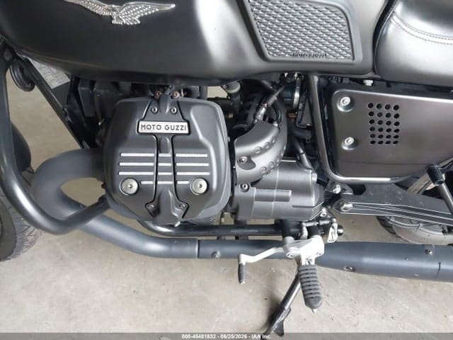 2017 MOTO GUZZI V7 III STONE 9