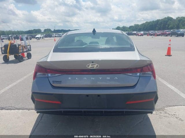2024 HYUNDAI ELANTRA SEL 16
