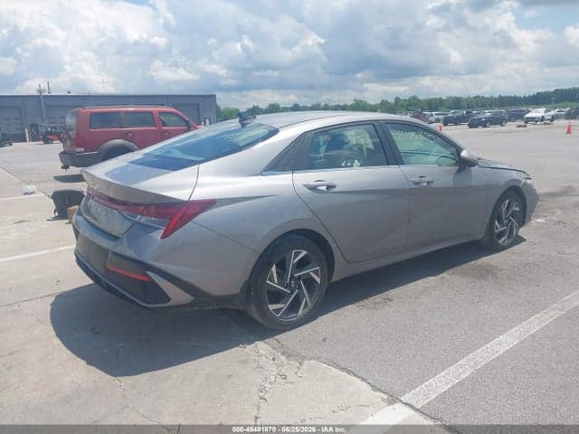 2024 HYUNDAI ELANTRA SEL 4
