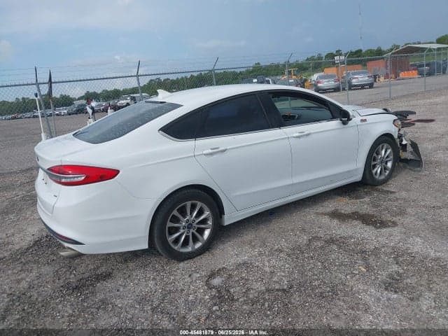 2017 FORD FUSION SE 4