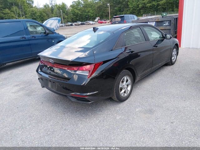 2021 HYUNDAI ELANTRA SE 4