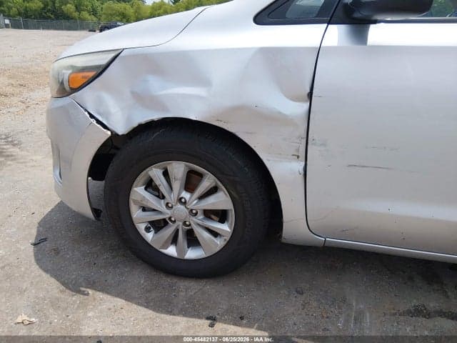 2017 KIA SEDONA LX 6