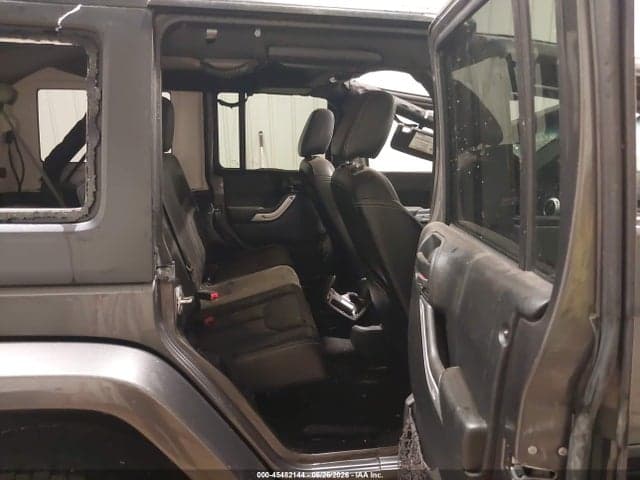 2017 JEEP WRANGLER UNLIMITED SAHARA 8