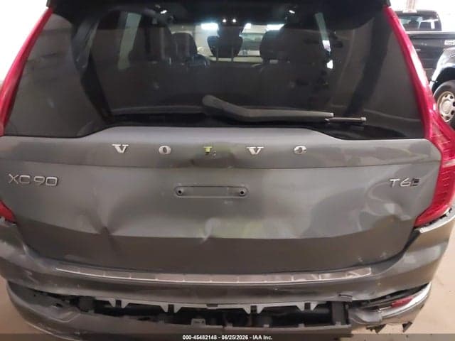 2017 VOLVO XC90 T6 MOMENTUM 16