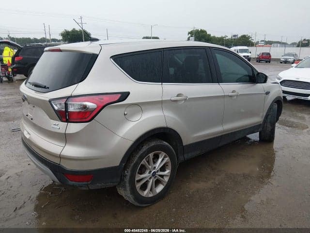 2017 FORD ESCAPE SE 4