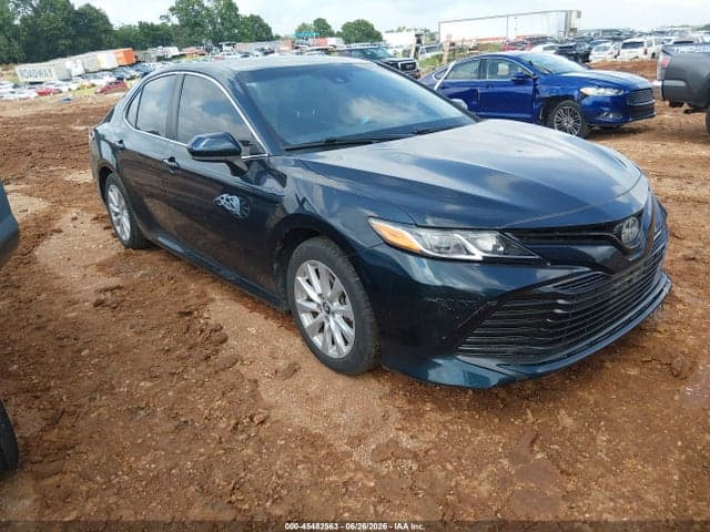 2018 TOYOTA CAMRY LE 1