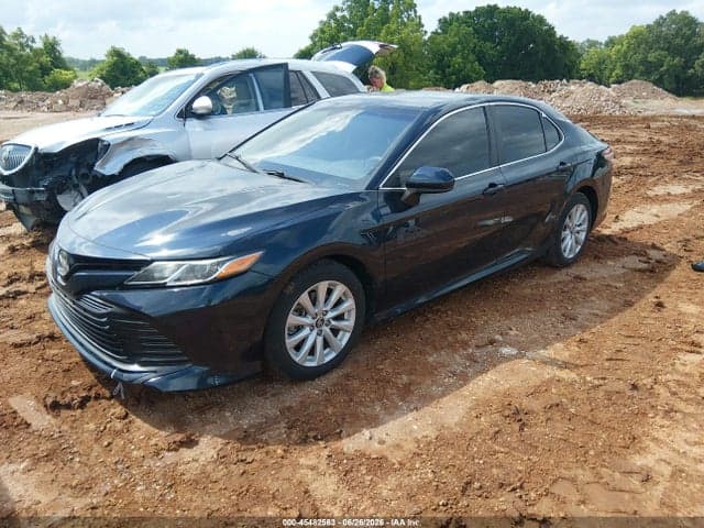 2018 TOYOTA CAMRY LE 2