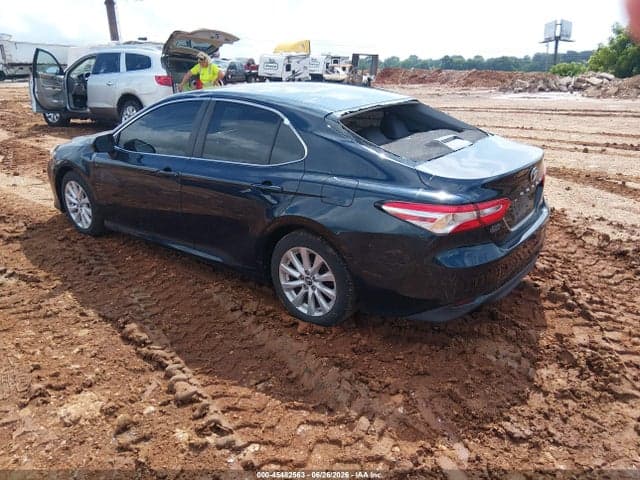 2018 TOYOTA CAMRY LE 3