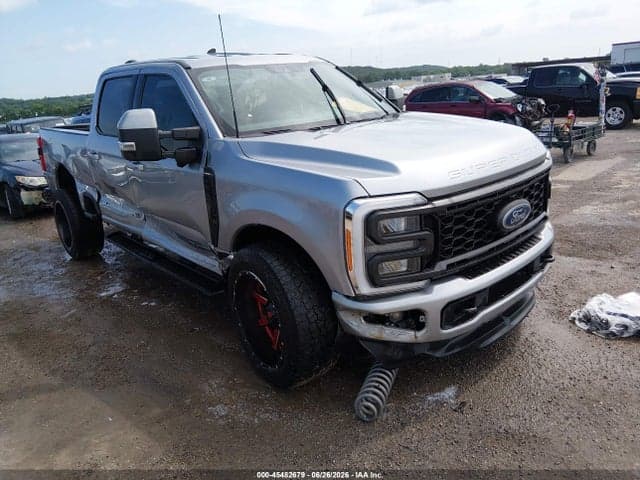 2023 FORD F-250 LARIAT 2