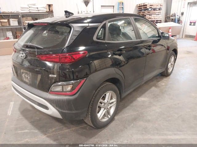 2023 HYUNDAI KONA SE 4