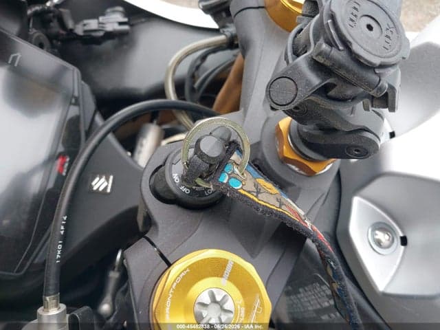 2025 SUZUKI GSX-R1000 R 11