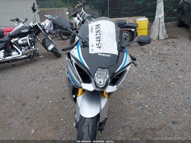 2025 SUZUKI GSX-R1000 R 5