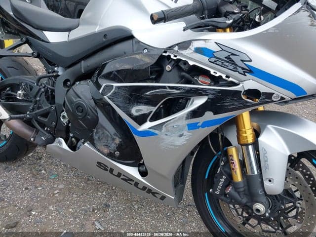 2025 SUZUKI GSX-R1000 R 8