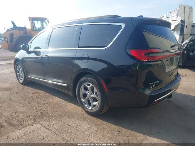 2023 CHRYSLER PACIFICA LIMITED 3