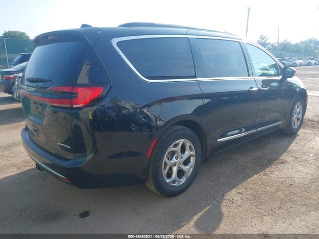 2023 CHRYSLER PACIFICA LIMITED 4