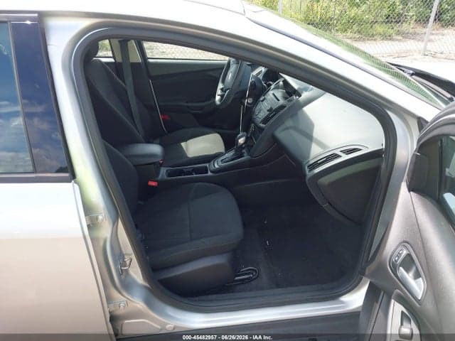 2017 FORD FOCUS SE 5