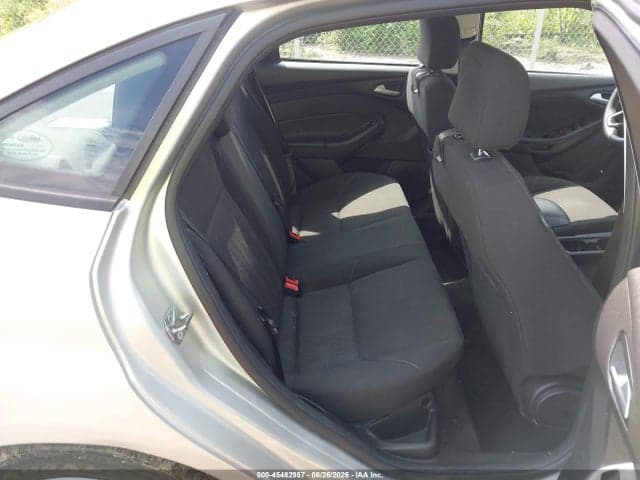 2017 FORD FOCUS SE 8